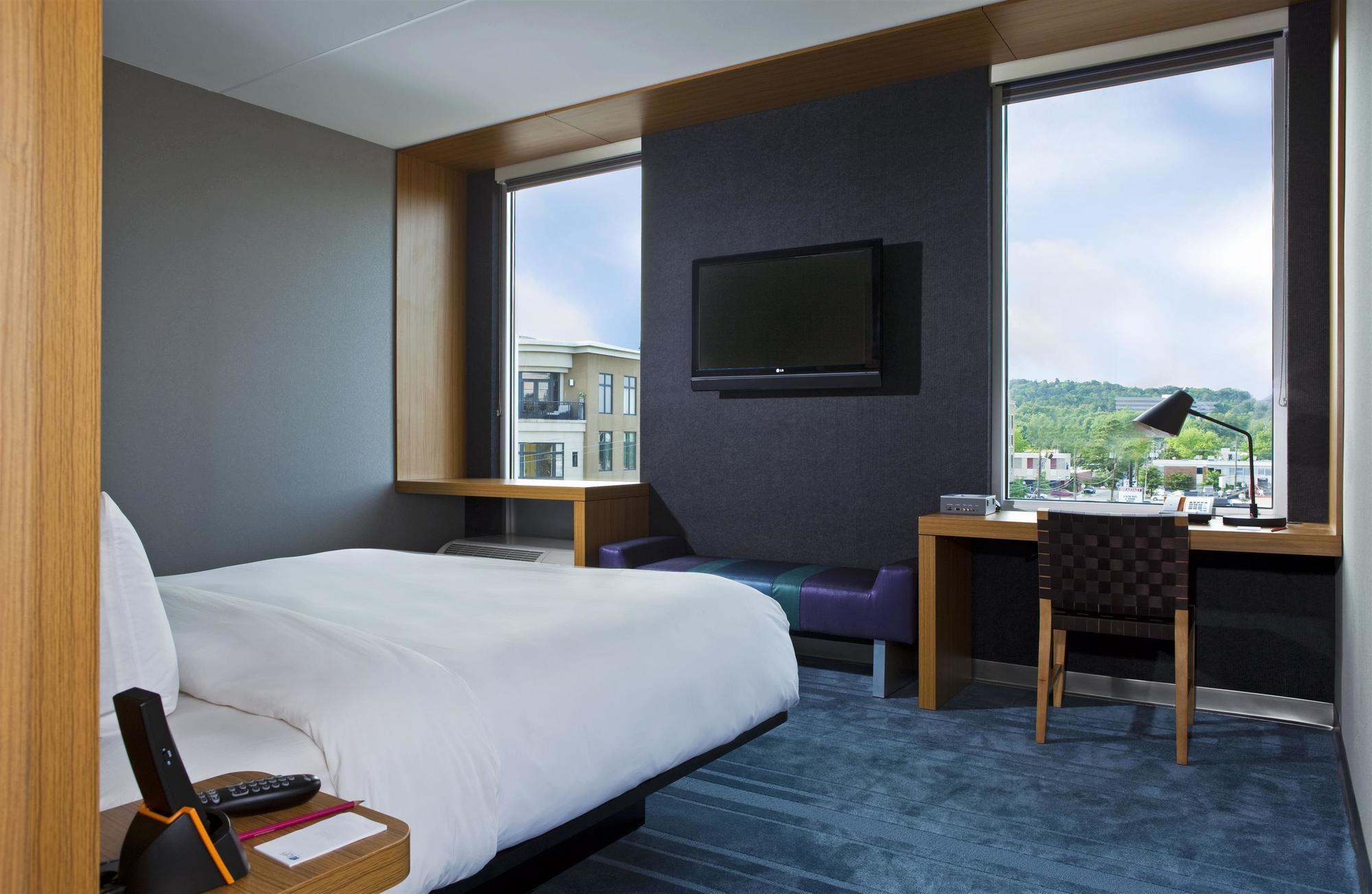 Aloft Birmingham Soho Square Hotel Homewood Room photo